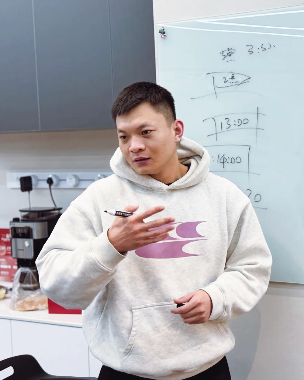 许教练进行内部课程讲解